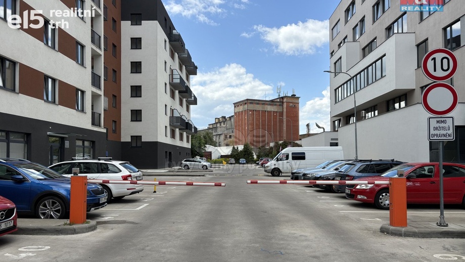 Prodej garážové stání, 11 m² - Pardubice
