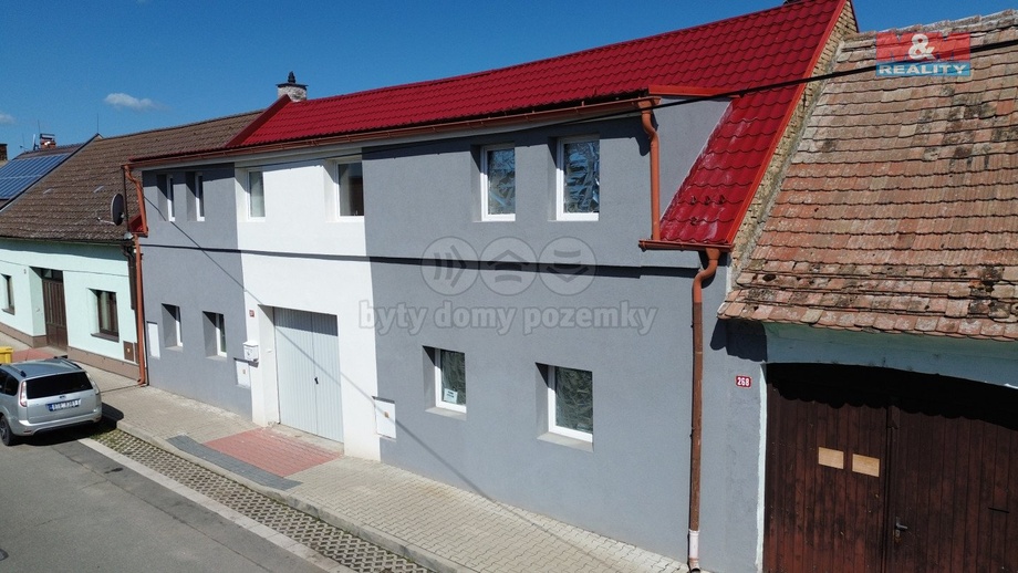 Prodej rodinné domy, 288 m² - Městec Králové