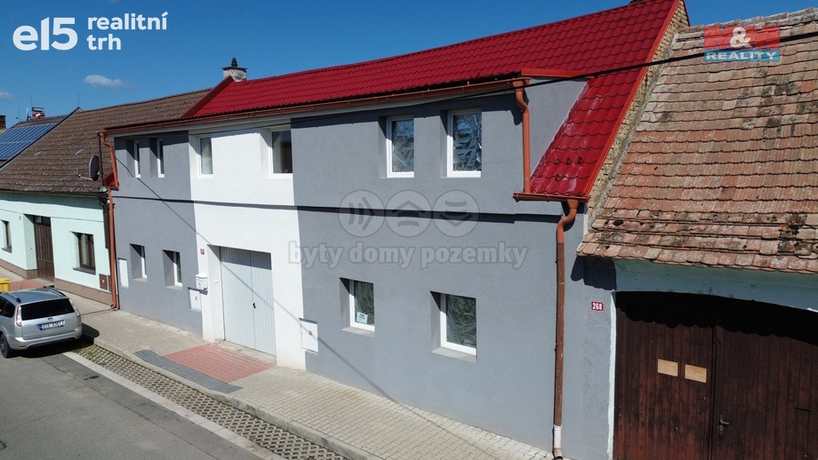 Prodej rodinné domy, 288 m² - Městec Králové
