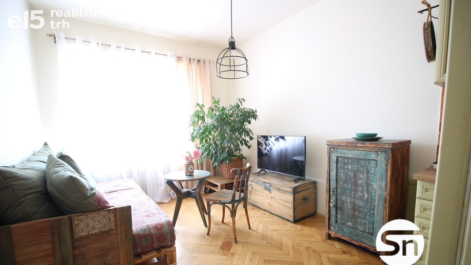 Prodej byty 1+1, 36 m² - Praha - Smíchov