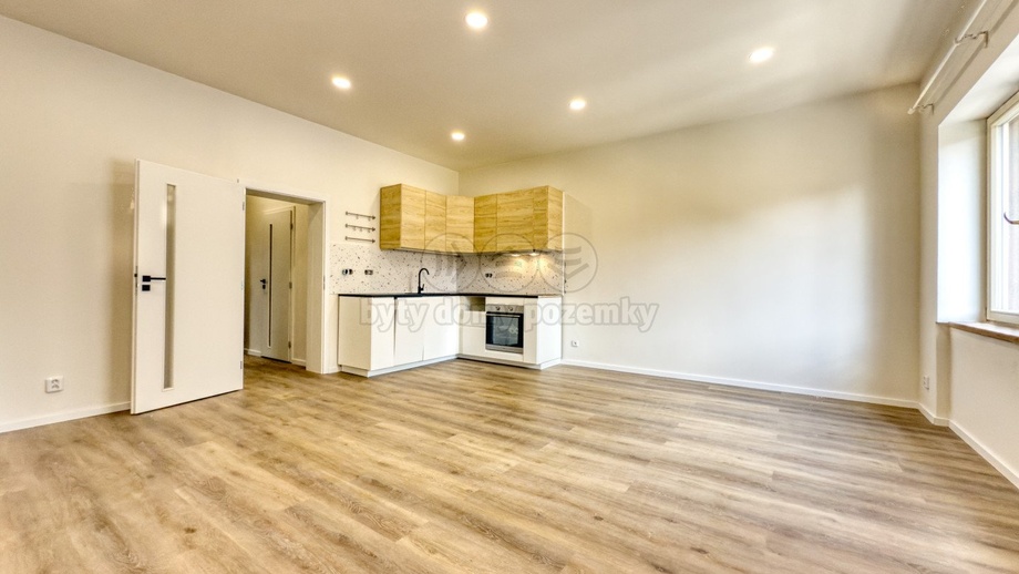 Pronájem byty 2+kk, 55 m² - Nymburk