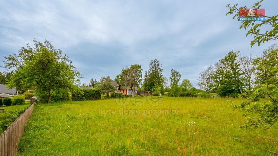 Prodej stavebního pozemku 1 203 m², Libež