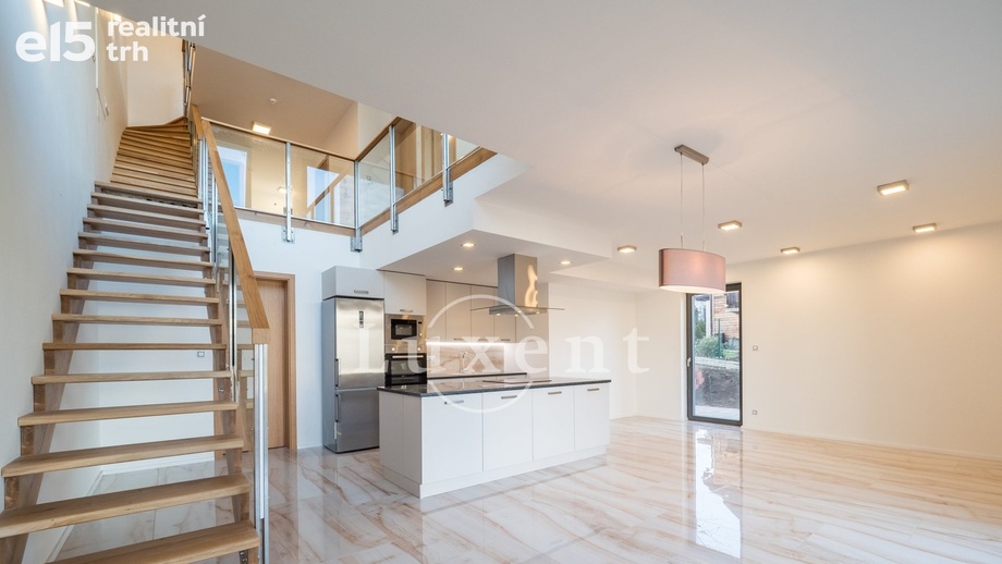 Pronájem rodinné domy, 219 m² - Praha - Hlubočepy