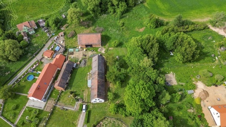 Prodej stavebního pozemku 2 302 m², Zahrádka