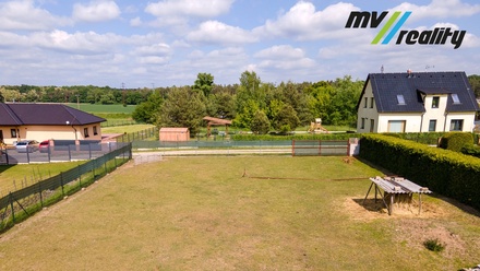 Prodej stavebního pozemku 870 m², Sojovice