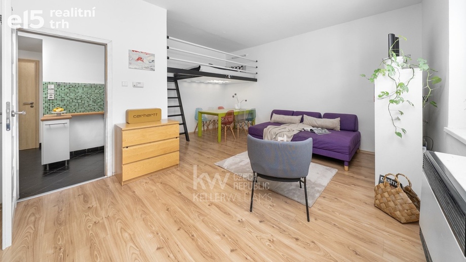 Prodej byty 1+kk, 34 m² - Praha - Vršovice