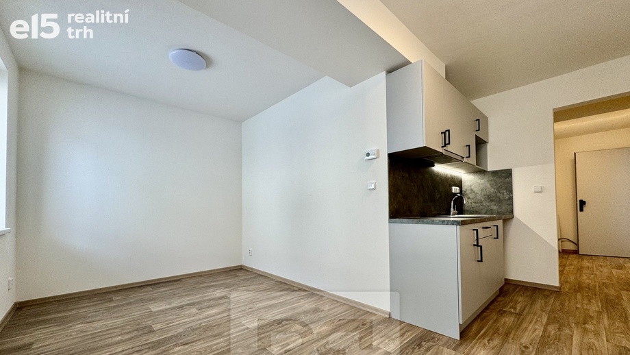 Pronájem byty 1+kk, 30 m² - Střelice