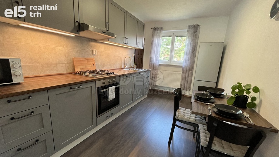 Pronájem bytu 2+1 60 m², Dobřany