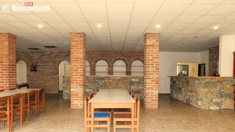 Prodej restaurace 950 m², Dobšice