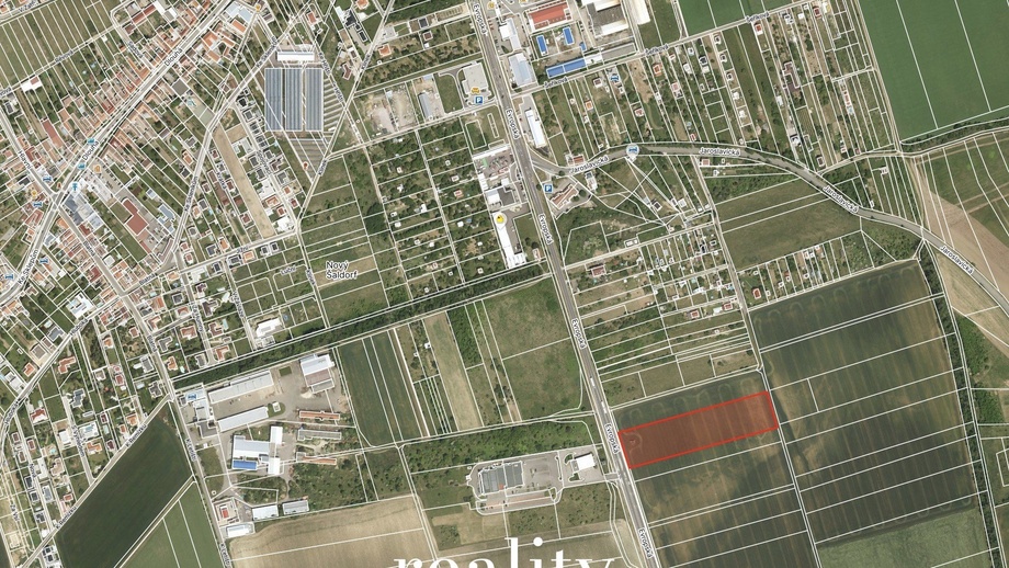 Prodej pozemky pro komerční výstavbu, 12 800 m² - Znojmo - Oblekovice