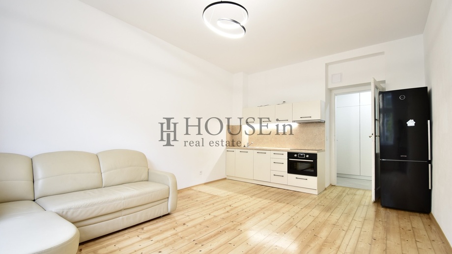 Pronájem byty 1+kk, 33 m² - Praha - Nusle