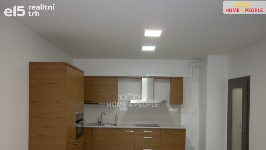 Pronájem byty 2+kk, 50 m² - Milovice - Mladá