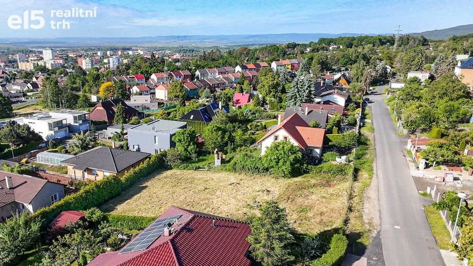 Prodej stavebního pozemku 989 m², Chomutov