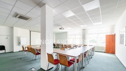 Pronájem kanceláře 180 m², Praha - Žižkov