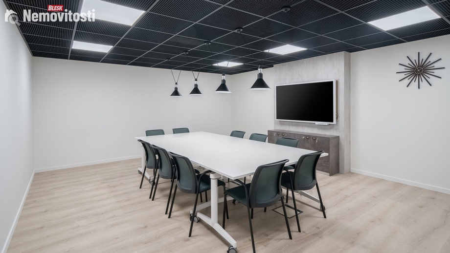 Pronájem kanceláře 60 m², Praha - Holešovice