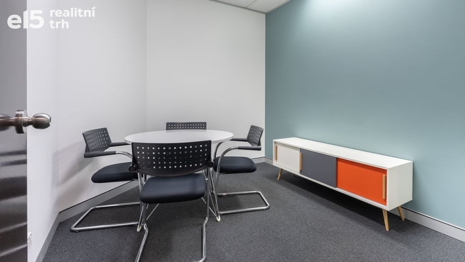 Pronájem kanceláře 120 m², Praha - Holešovice