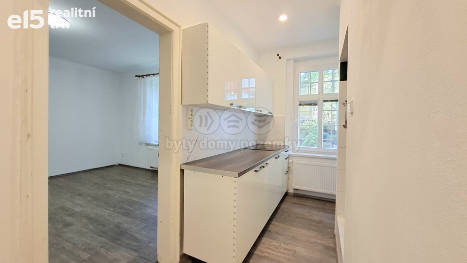 Pronájem byty 1+1, 35 m² - Karlovy Vary - Drahovice