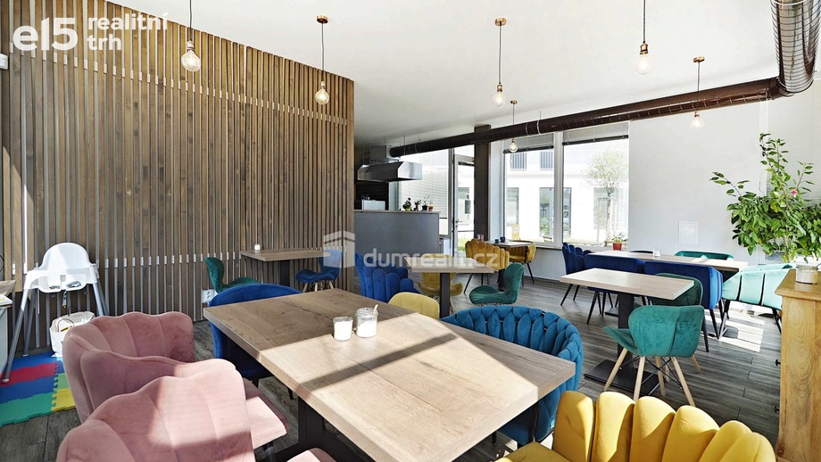 Pronájem obchodní prostory, 98 m² - Mělník