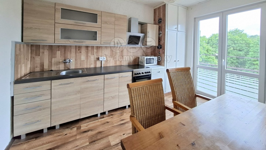 Prodej byty 2+1, 60 m² - Ostrov