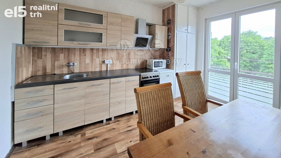 Prodej byty 2+1, 60 m² - Ostrov