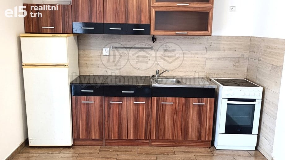 Pronájem byty 1+kk, 32 m² - Křoví