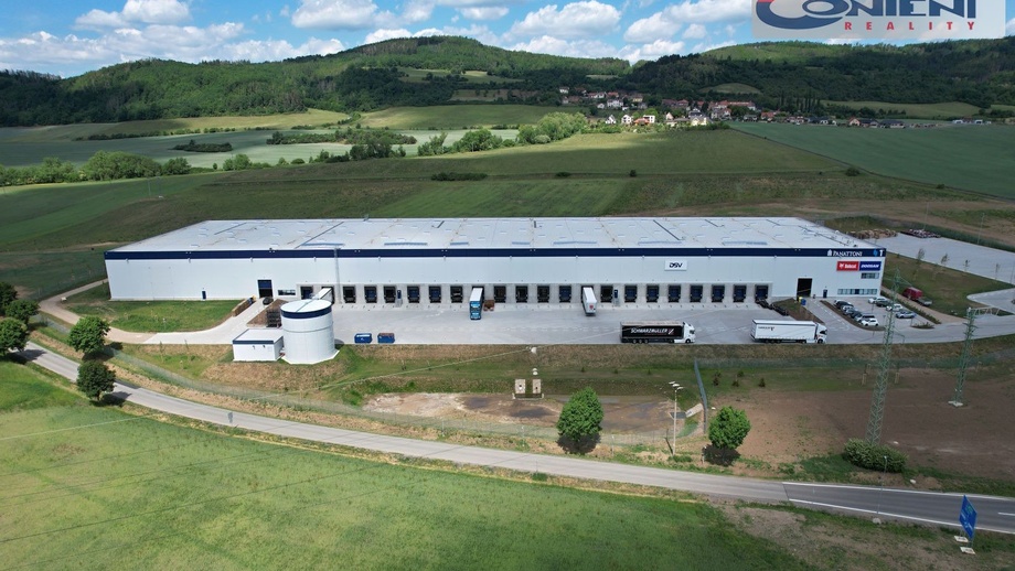 Pronájem skladu 10 000 m², Zdice