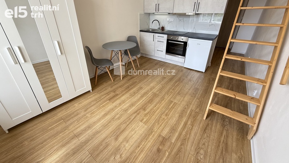 Pronájem byty 1+kk, 35 m² - Praha - Smíchov
