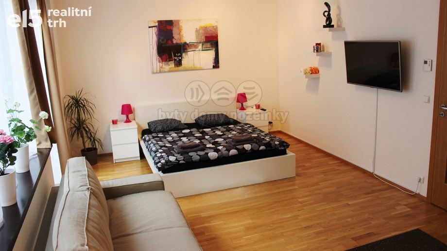 Pronájem byty 1+kk, 32 m² - Praha - Smíchov