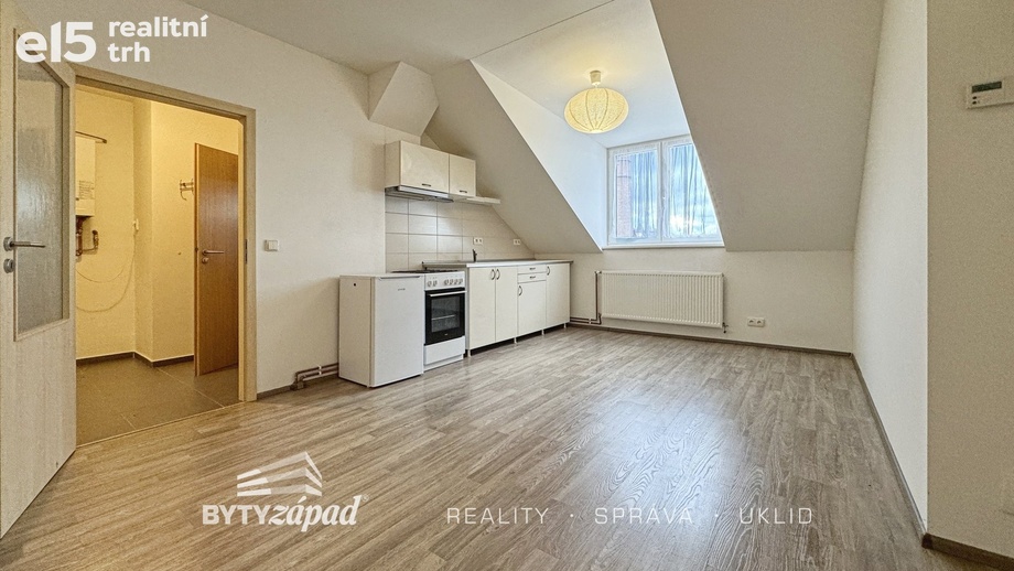 Pronájem byty 1+kk, 32 m² - Plzeň - Lobzy