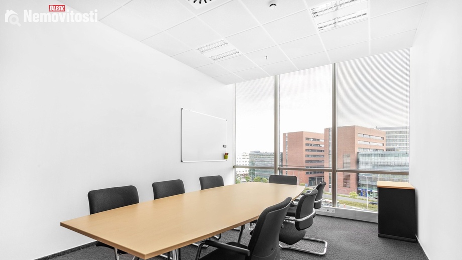 Pronájem kanceláře 60 m², Praha - Nusle