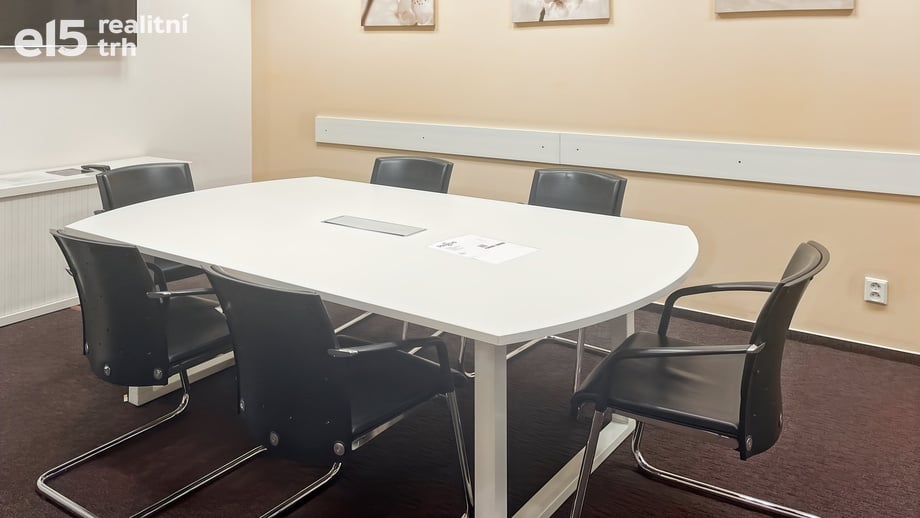 Pronájem kanceláře 60 m², Praha - Nusle