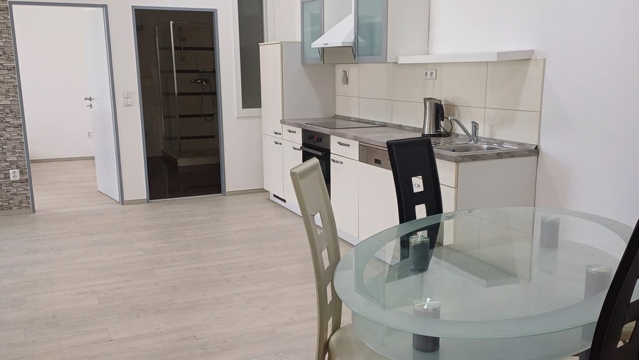 Pronájem byty 3+kk, 70 m² - Hodějice