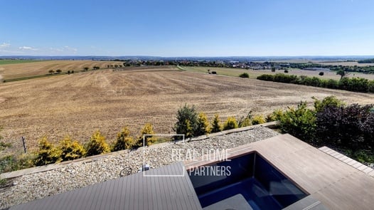 Prodej obchodního prostoru 210 m², Nebovidy