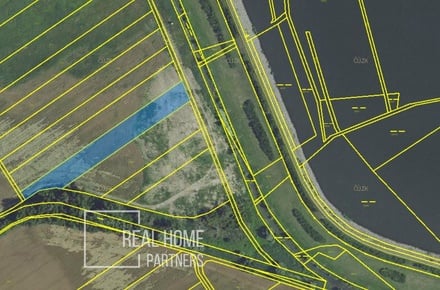 Prodej pole 4 172 m², Milovice