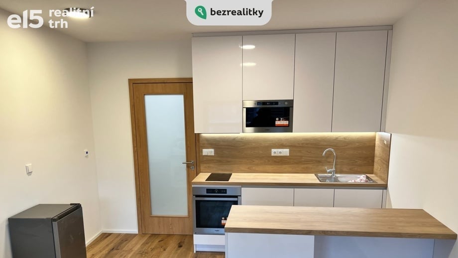 Prodej byty 1+kk, 26 m² - Praha - Hlubočepy