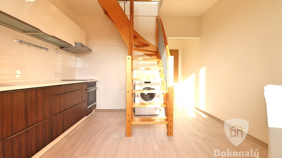 Pronájem byty 2+kk, 39 m² - Starý Plzenec