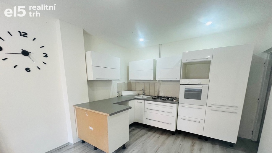 Pronájem byty 1+1, 65 m² - Jesenice