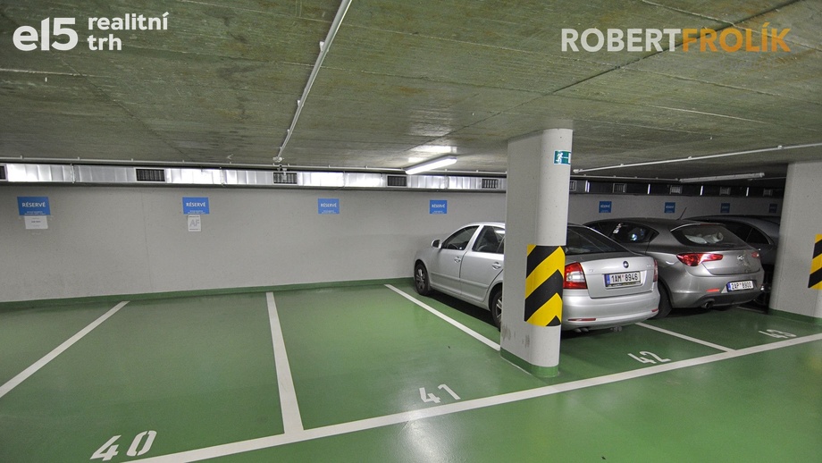 Pronájem garáže, 12 m² - Praha - Bubeneč