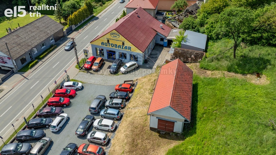 Prodej obchodního prostoru 400 m², Šarovy