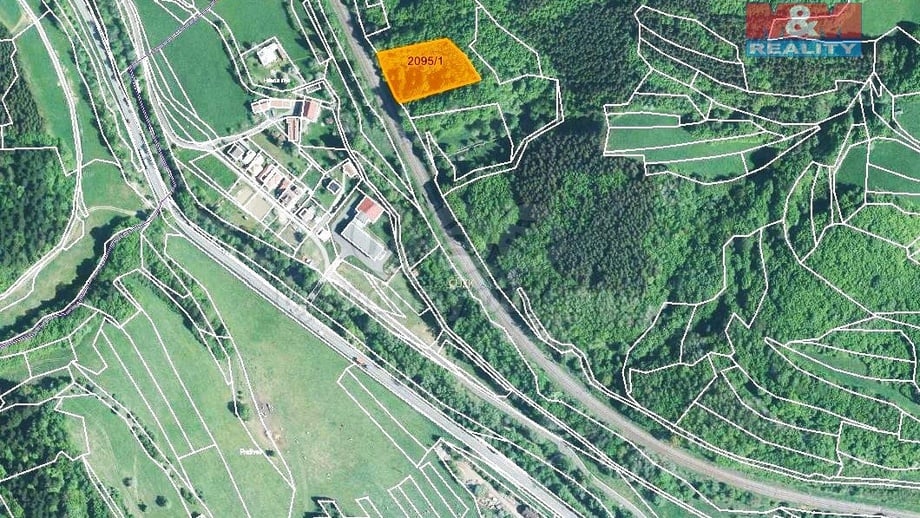 Prodej louky 2 937 m², Lužná