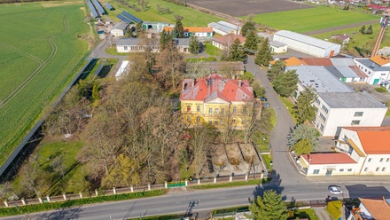 Prodej činžovního domu 630 m², Křinec