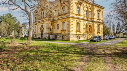 Prodej činžovního domu 630 m², Křinec