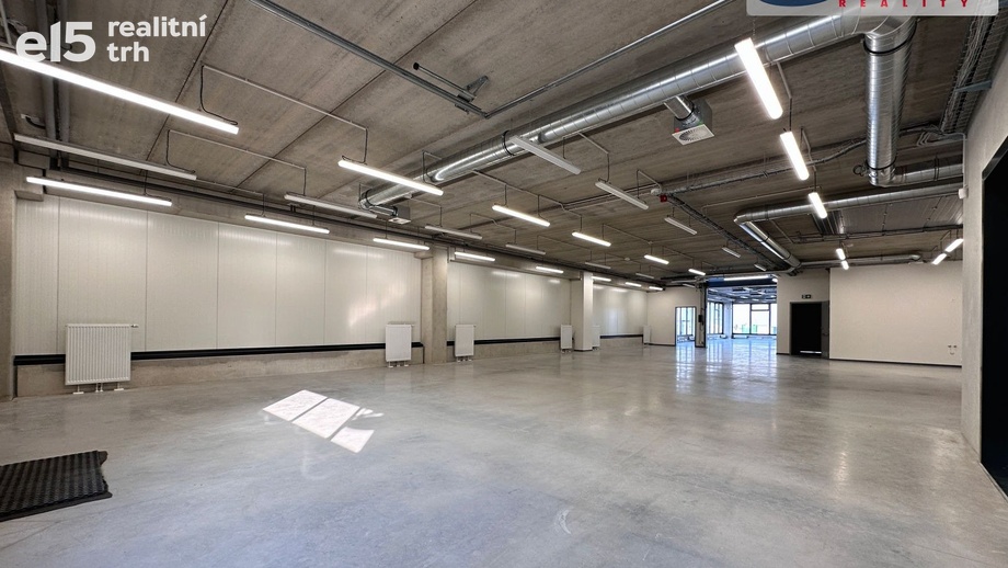 Pronájem výroba, 2 460 m² - Praha - Horní Počernice