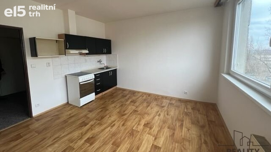 Pronájem byty 2+kk, 42 m² - Hodonín