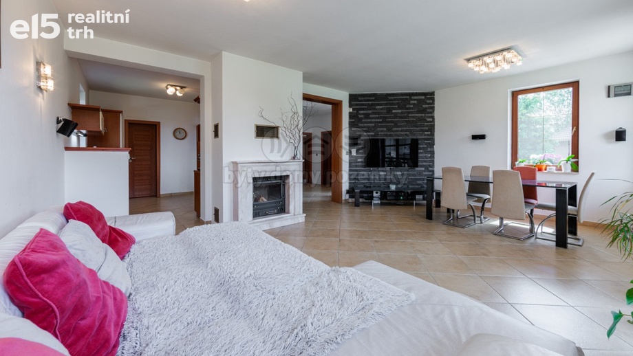 Prodej rodinné domy, 221 m² - Nová Role - Mezirolí
