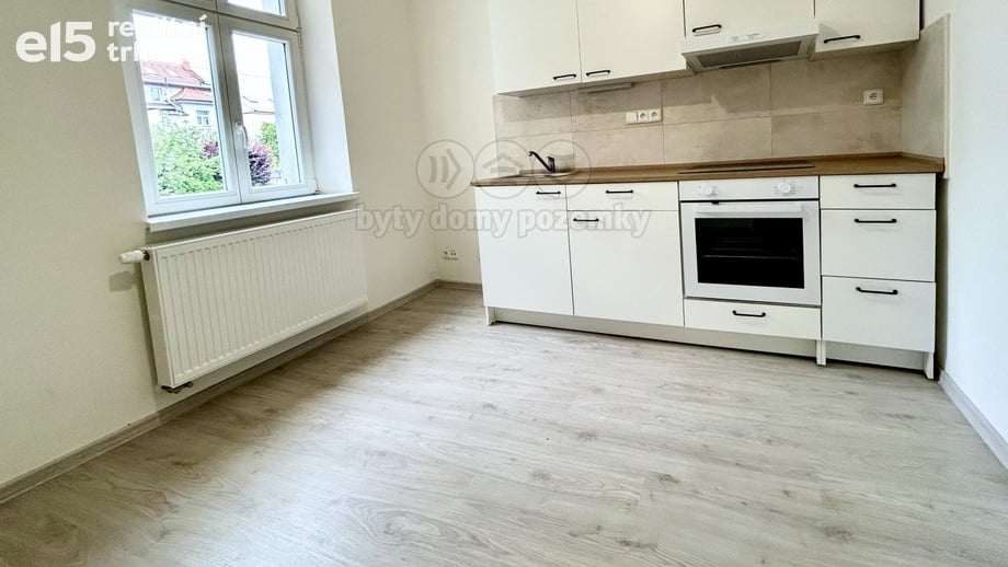 Pronájem byty 1+1, 38 m² - Poděbrady III