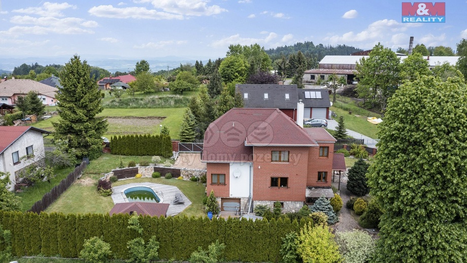 Prodej rodinného domu 370 m², Borová