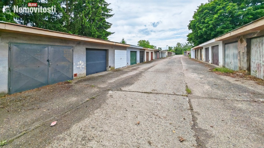 Prodej garáže 17 m², Hradec Králové