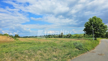 Prodej stavebního pozemku 2 895 m², Kochánov