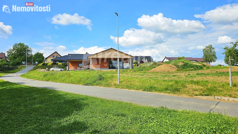 Prodej stavebního pozemku 2 895 m², Kochánov